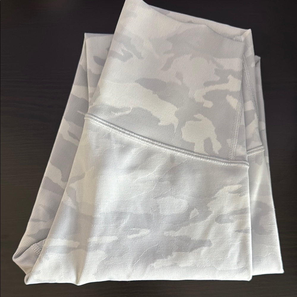 Lululemon Gray Camouflage Leggings- size 4
